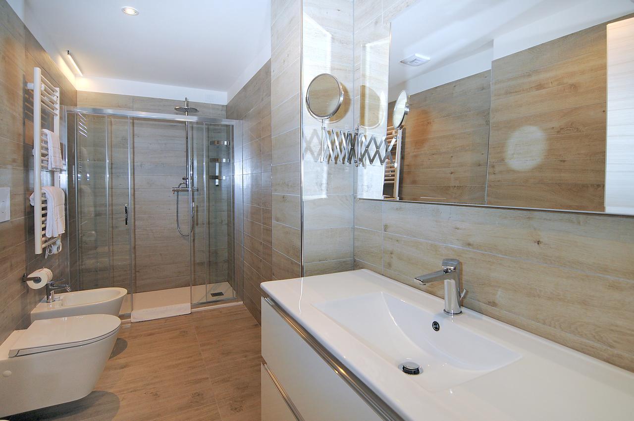 Große Junior Suite mit Whirlpool und Sauna - Nebengebäude