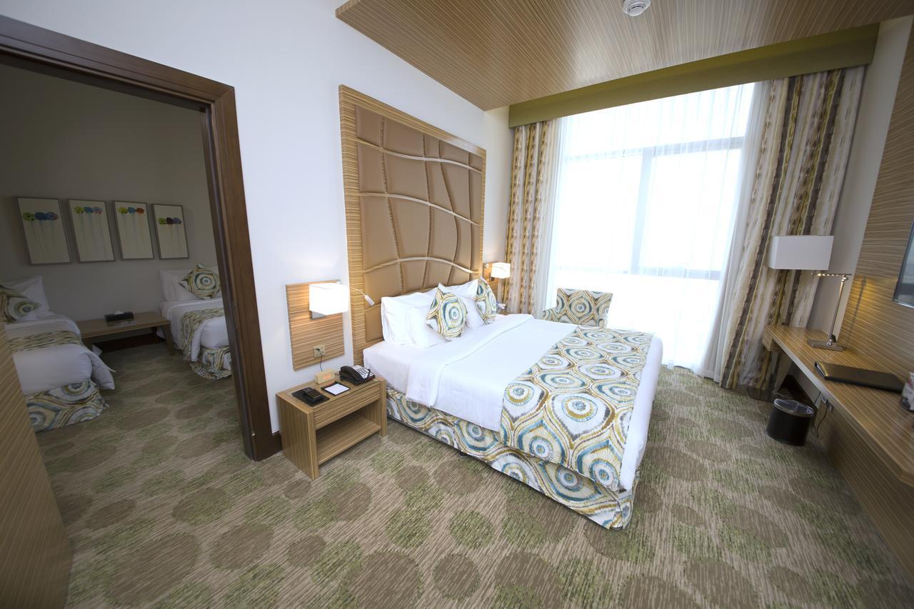 Nichtraucher-Suite mit großem Doppelbett