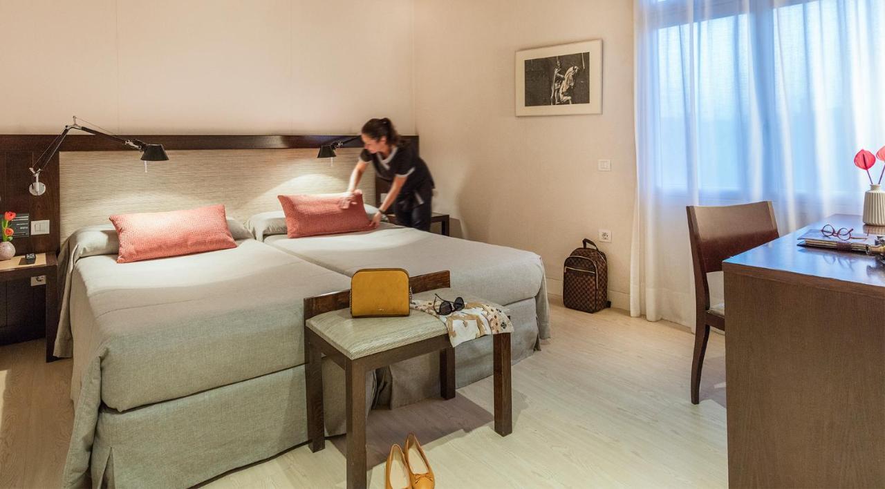 Deluxe Zweibettzimmer mit Außenfenster