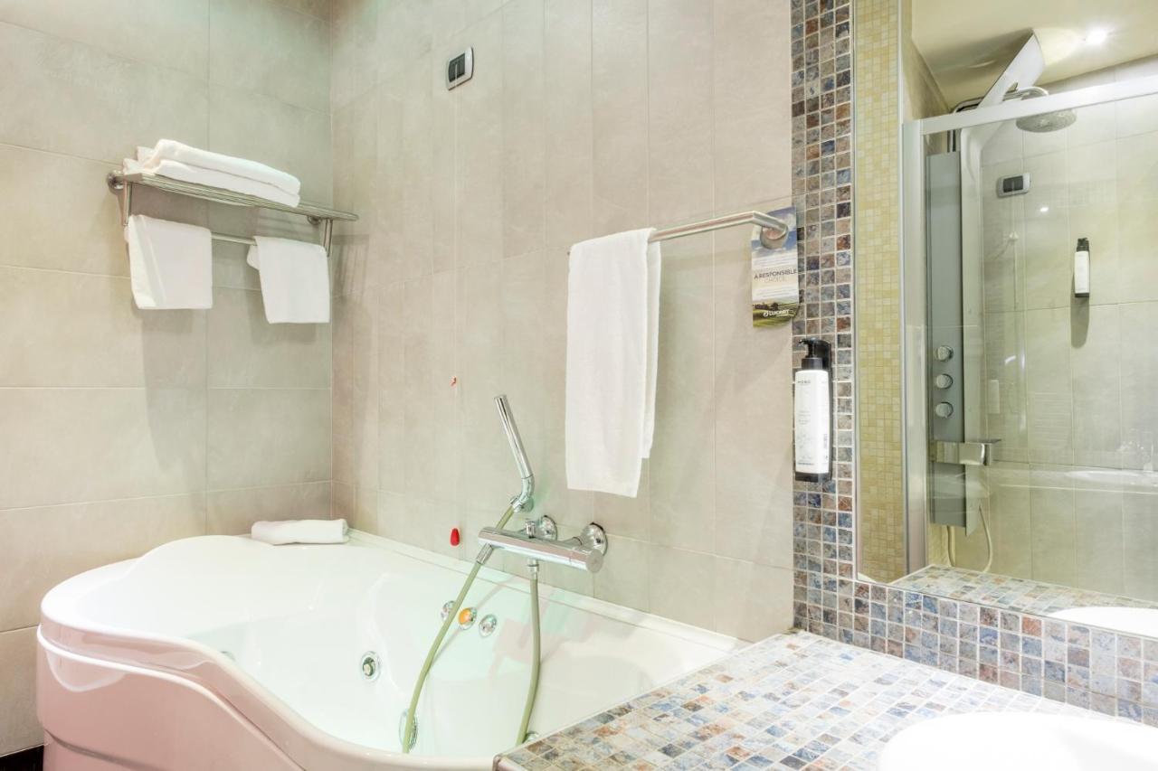 Deluxe Doppelzimmer mit Balkon und Badewanne