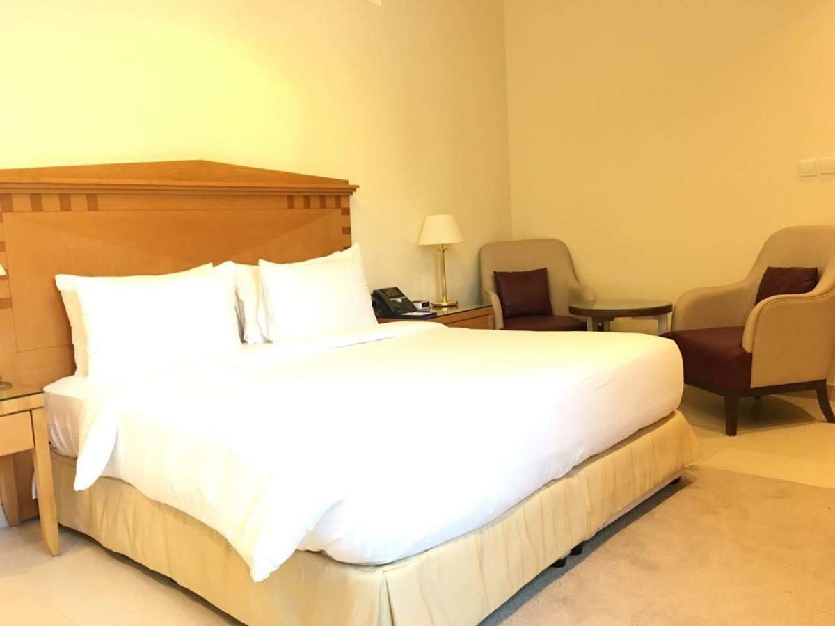 Sandy Shore Three Bedroom Suite, 20% off on F&B, Heart of Kite Beach