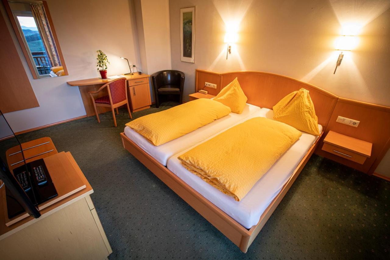 Doppelzimmer mit Balkon