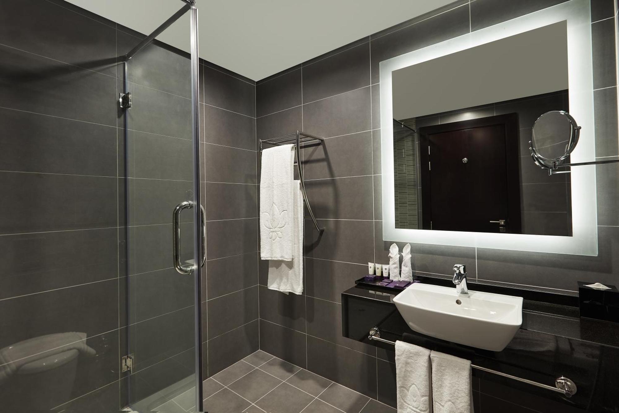 Standard Zimmer, 20% Ermäßigung auf Speisen und Getränke, exklusive Gerichte, 20% Ermäßigung auf den Wäscheservice und 10% Ermäßigung auf das Spa