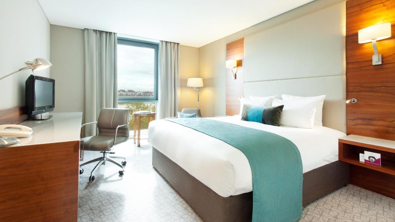 Barrierefreies Standard-Zimmer mit Kingsize Bett