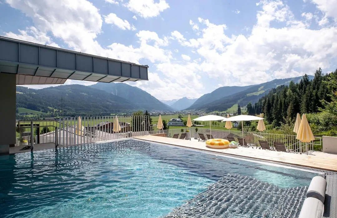 Familienhotel Felsenhof-1