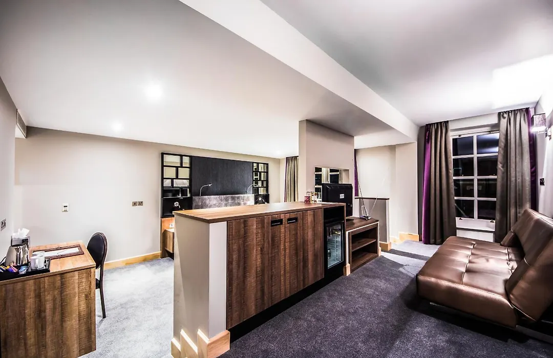 Courthouse Hotel London-1