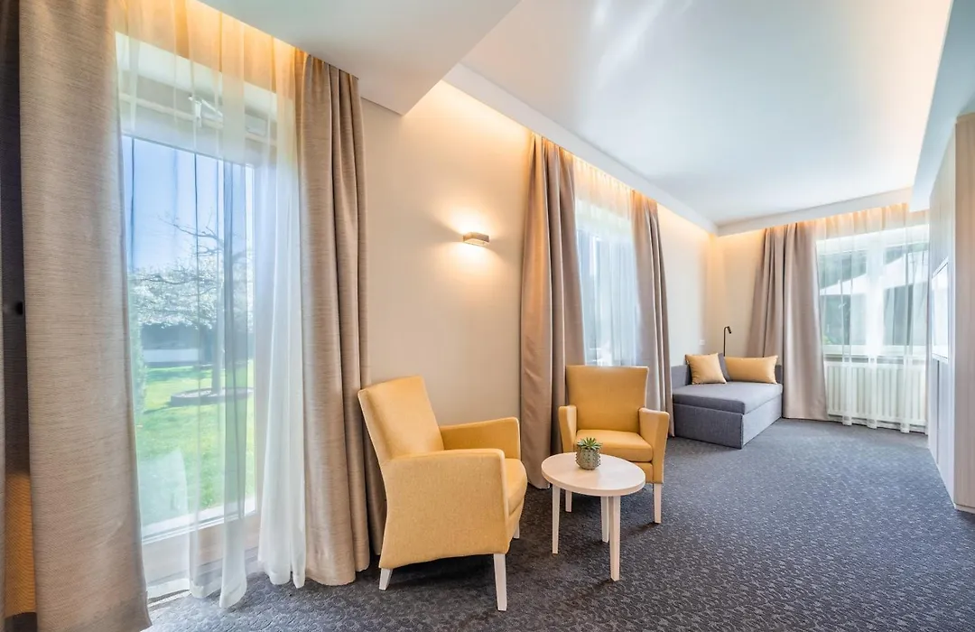 Hotel Frangart an der Weinstraße-1