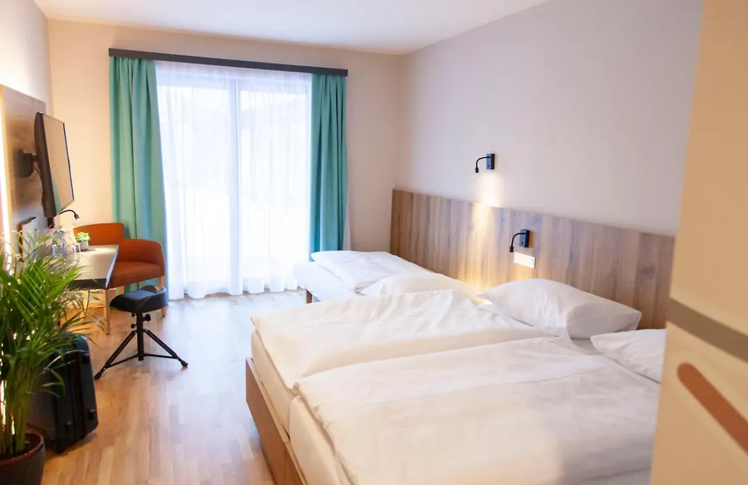 JUFA Hotel am Sigmundsberg-1
