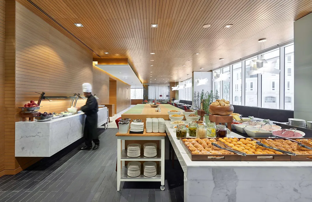 Hyatt Place Dubai Baniyas Square-1