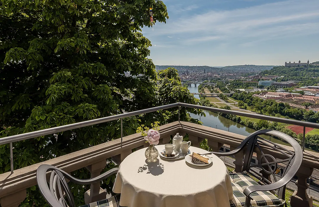 Schlosshotel Steinburg-1