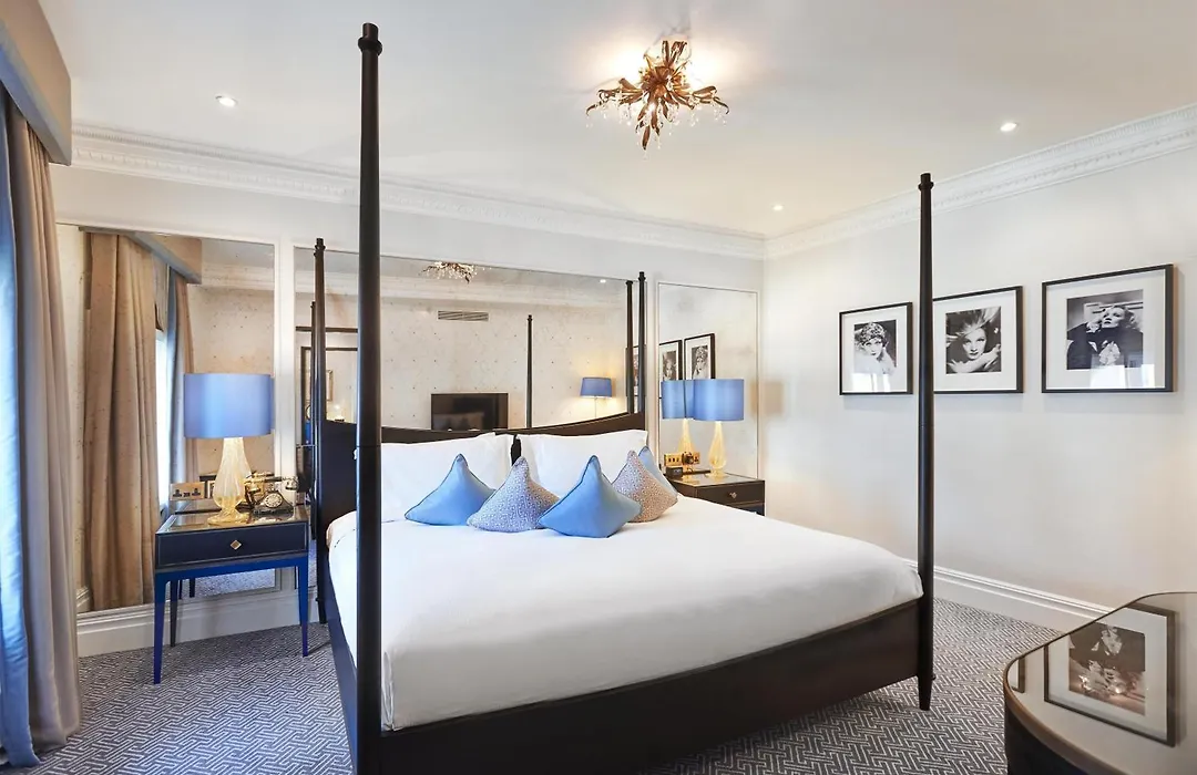 The Waldorf Hilton-1