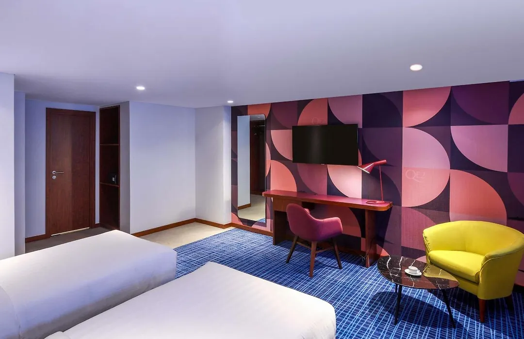 Queen Elizabeth 2 Hotel-1