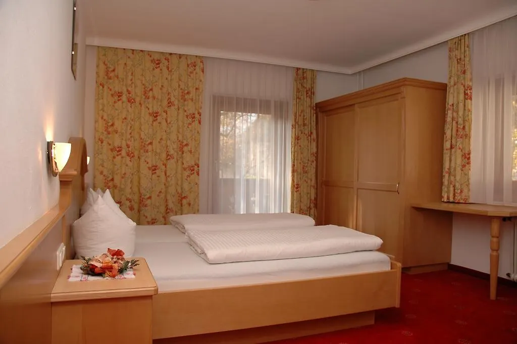 Hotel-Garni Almhof-1