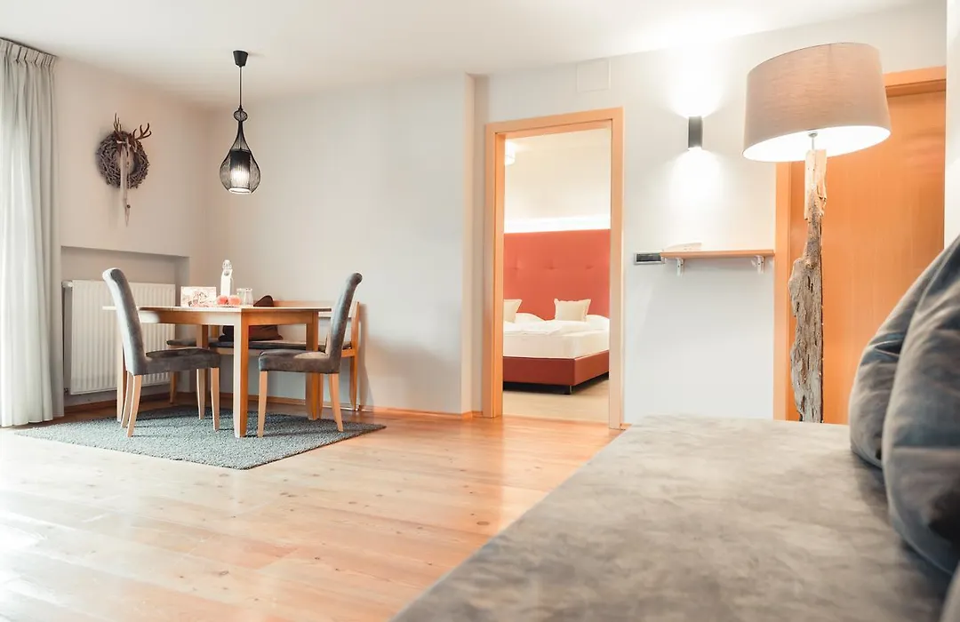Hotel Tiefenbrunn Gardensuites&Breakfast-1