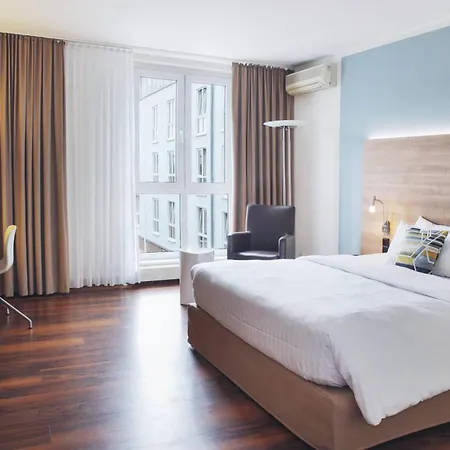 Courtyard By Marriott Dresden-2