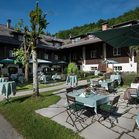 Romantik Hotel Die Gersberg Alm über Salzburg mit Outdoorpool-2