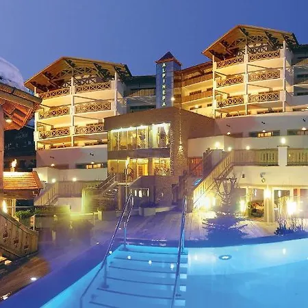 Hotel Alpine Palace-3