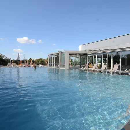 Hotel Aura Design&Garden Pool-3