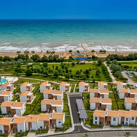 Pareus Beach Resort-3