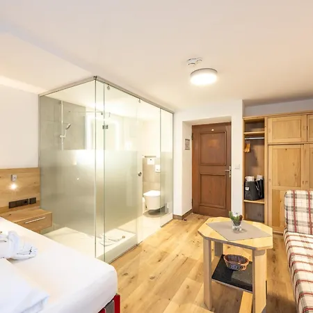 Hotel Garni Schellenberg-3