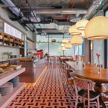 The Social Hub Barcelona Poblenou Extended Stay-3