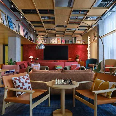 The Social Hub Barcelona Poblenou Extended Stay-2