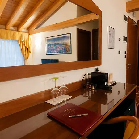 Hotel Capri Bardolino 3S-2
