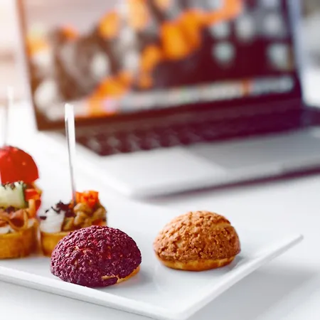 Crowne Plaza - Dubai Jumeirah By Ihg-2