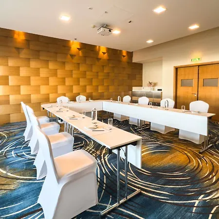 Novotel Dubai Al Barsha-3