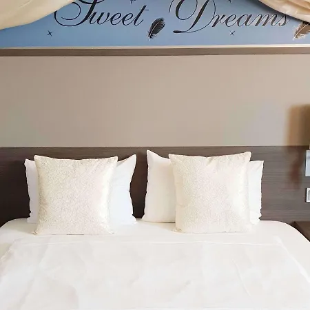 Mercure Airport Hotel Berlin Tegel-2