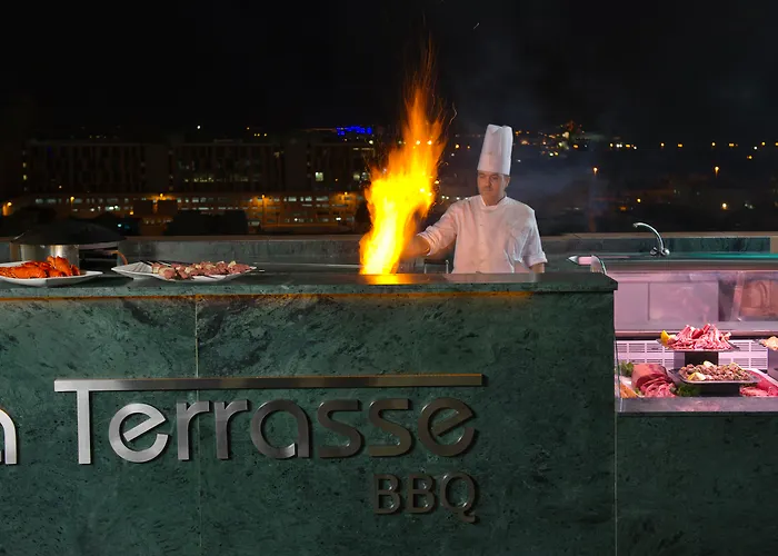 Two Seasons Hotel & Apartments Dubai