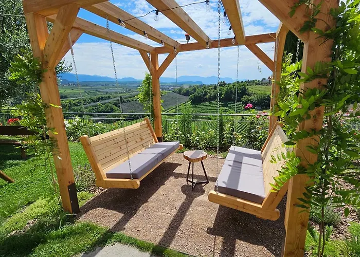 Bed and Breakfast Garni Luziafeld Hof Eppan an der Weinstraße