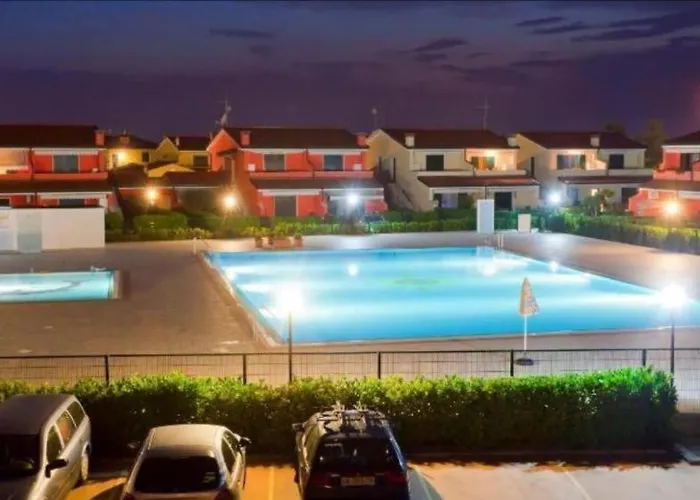 Aqua Marina Exclusive Family Village & Serviced Apartments With Olympic Swimming Pool And With A Hypermarket Inside The Building Caorle