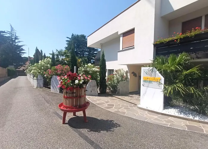 Hotel Garni Weingut Meran